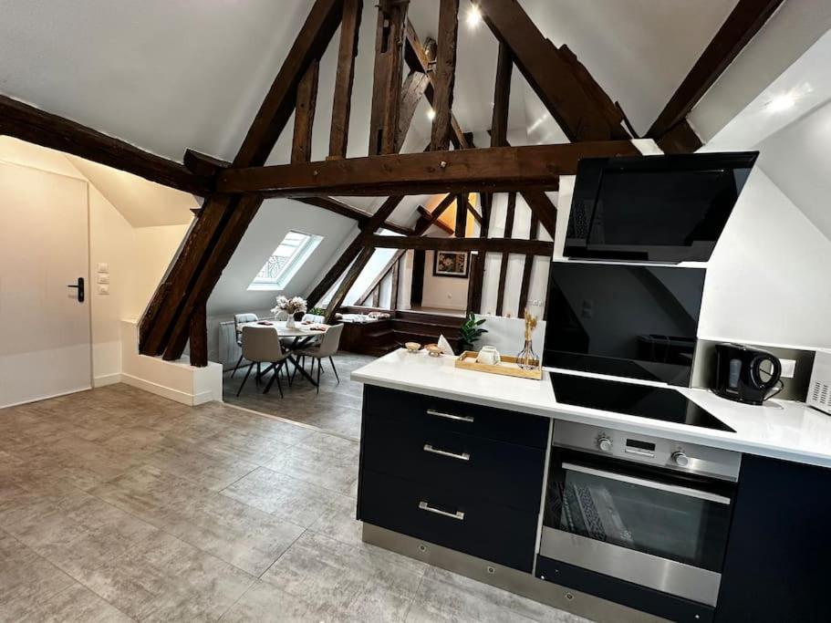 Appartamento Charme, Poutres Et Elegance Chartres Esterno foto